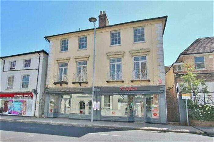 3 Bedroom Flat To Rent In Winchester, SO23