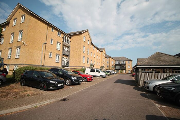 2 Bedroom Flat To Rent In Southwell Close, Chafford Hundred, Essex, RM16
