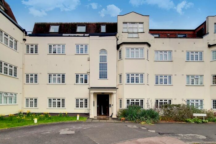 2 Bedroom Flat To Rent In Etchingham Court, Etchingham Park Road, Finchley, N3