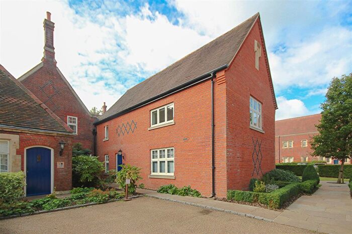3 Bedroom Flat To Rent In The Galleries, Brentwood, CM14