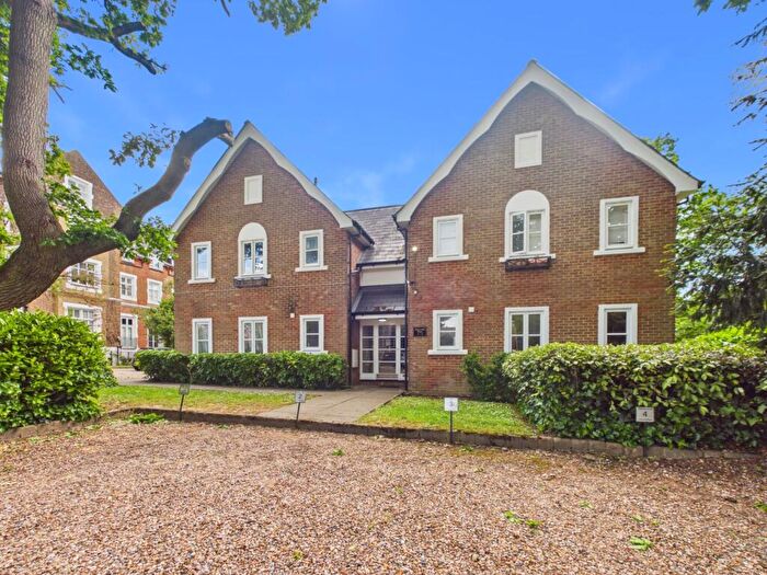 1 Bedroom Apartment For Sale In Upton Park, Slough, Berkshire, SL1