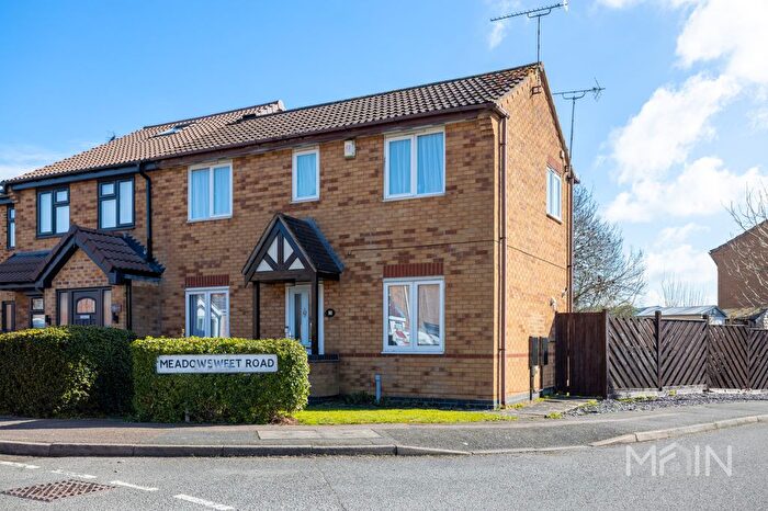 3 Bedroom Semi Detached House For Sale In Meadowsweet Road, Leicestershire, LE5
