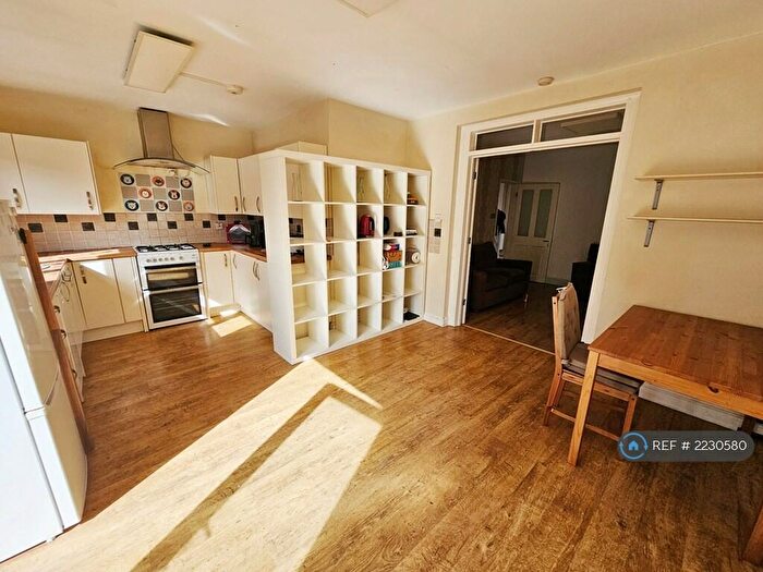 4 Bedroom Semi-Detached House To Rent In Keble Road, Leicester, LE2