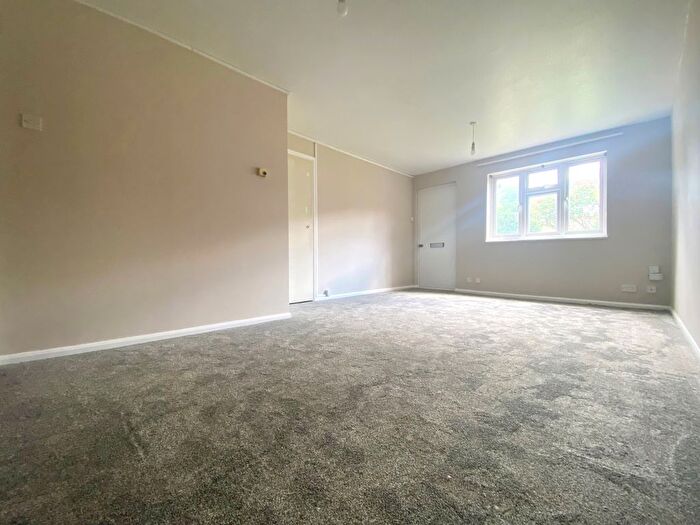 1 Bedroom Flat To Rent In Taylor Close, Orpington, BR6