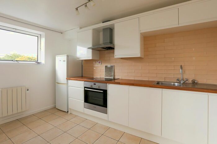 2 Bedroom Flat To Rent In London Road, Leicester, LE2