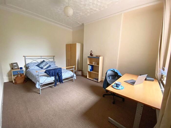 7 Bedroom Terraced House To Rent In Ash Grove, Hyde Park, Leeds, LS6