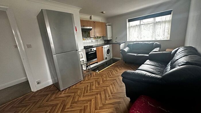 2 Bedroom Maisonette To Rent In Tudor Square, Hayes, UB3