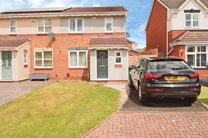 3 Bedroom Semi-Detached House For Sale In Wedgewood Close, Potters Green, Coventry, CV2