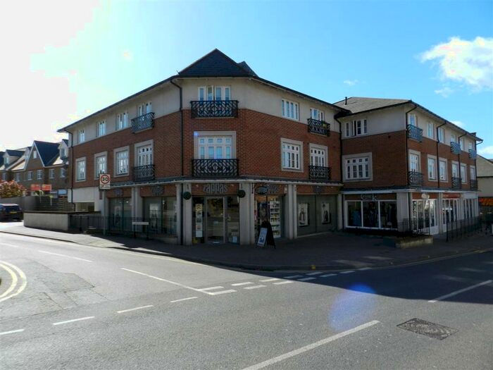 1 Bedroom Apartment To Rent In Parkfield House, Cambridge Road, Crowthorne, RG45