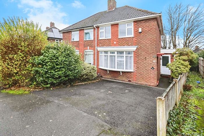 2 Bedroom Semi Detached House For Sale In Kingsland Road, Kingstanding, Birmingham, B44
