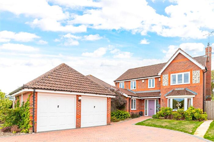 4 Bedroom Detached House For Sale In Spa Meadow Close, Greenham, Thatcham, Berkshire, RG19