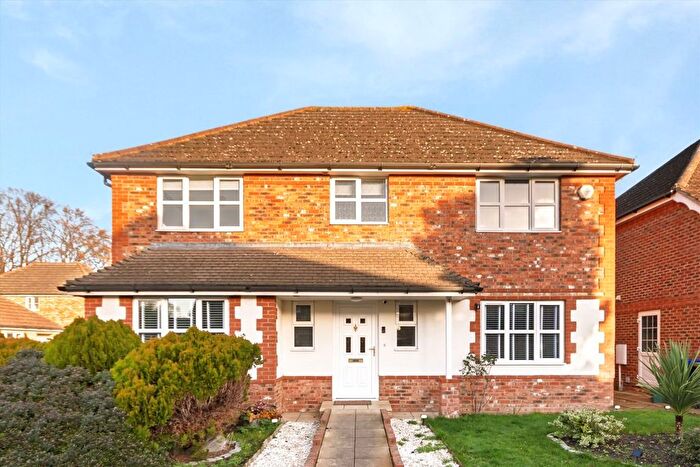 4 Bedroom Detached House To Rent In St. Andrews Close, Thames Ditton, KT7