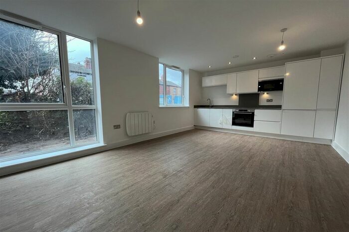 2 Bedroom Flat To Rent In Crossford Court, Dane Road, Sale, M33