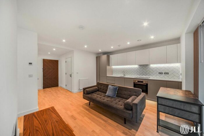 Studio To Rent In Greenleaf Walk, Southall, UB1