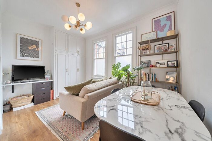 1 Bedroom Flat For Sale In Bedford Hill, Balham, London, SW12