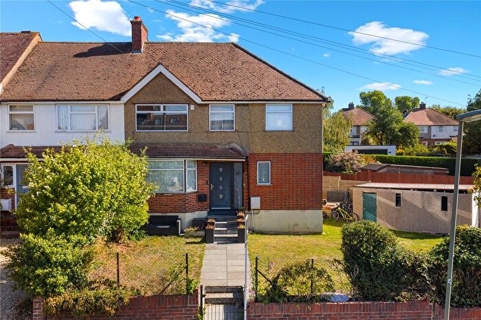 4 Bedroom End Of Terrace House For Sale In Tartar Road, Cobham, Surrey, KT11