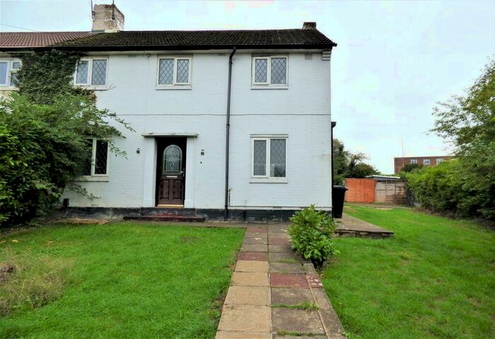 3 Bedroom Semi-Detached House To Rent In Leatherhead, KT22