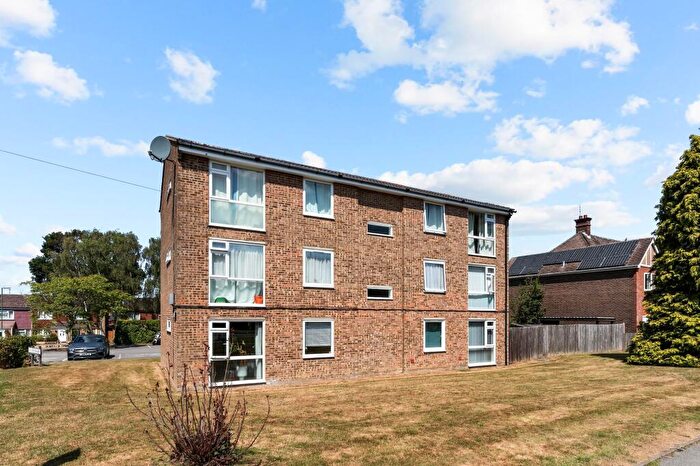 1 Bedroom Flat For Sale In Naldrett Close, Mountain Ash Court, RH12