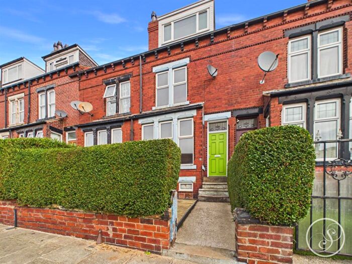 4 Bedroom Terraced House For Sale In Savile Place, Leeds, LS7