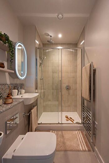 Studio To Rent In Clarence Street, Kingston Upon Thames, Surrey, KT1