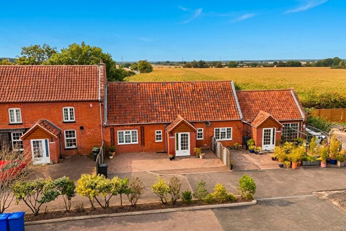 4 Bedroom Terraced Bungalow For Sale In Bury Road, Hepworth, Diss, IP22