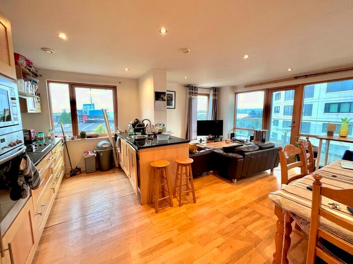 2 Bedroom Apartment To Rent In The Boulevard, Leeds, LS10