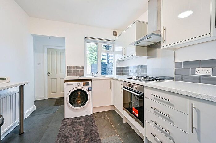 1 Bedroom Flat For Sale In Connell Crescent, Ealing, London, W5