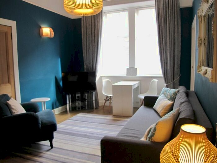 1 Bedroom Flat To Rent In Lochrin Place, Tollcross, Edinburgh, EH3