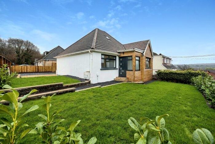 3 Bedroom Detached Bungalow To Rent In Waun Road, Abertawe, SA4
