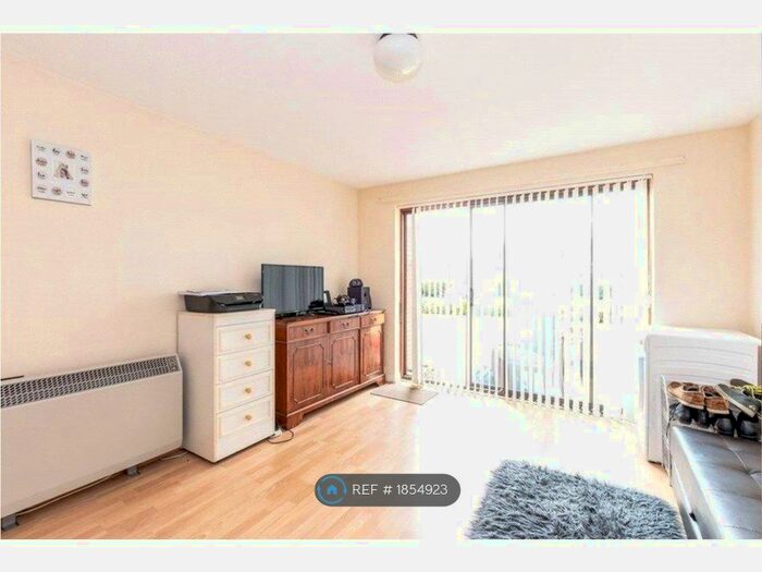 1 Bedroom Flat To Rent In Dorset Court, Camberley, GU15
