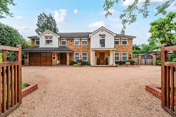 6 Bedroom Detached House For Sale In Crawley Ridge, Camberley, Surrey, GU15