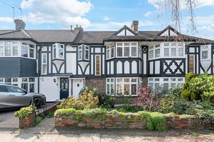 3 Bedroom Terraced House For Sale In Kingsbridge Road, Morden, SM4