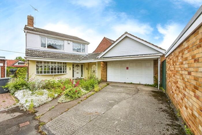 3 Bedroom Detached House For Sale In Kirkdale Road, York, YO10