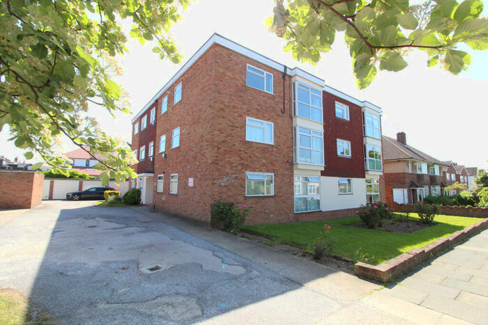 2 Bedroom Flat To Rent In Compton Court, Canvey Road, Leigh On Sea, SS9