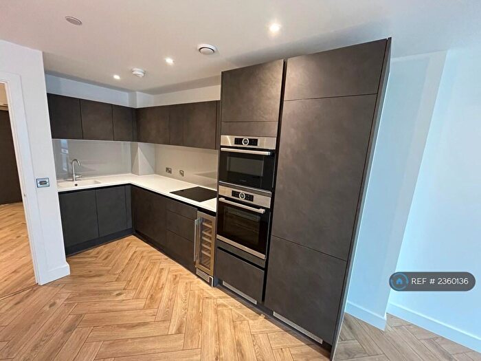 1 Bedroom Flat To Rent In Chester Road, Manchester, M15