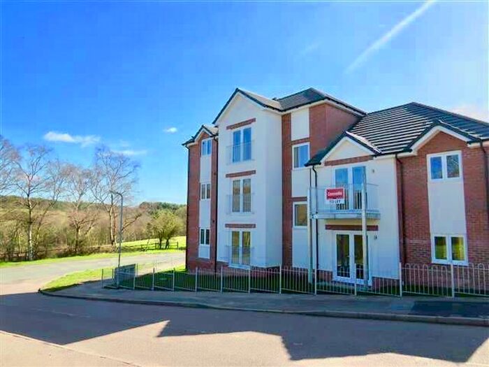 2 Bedroom Flat To Rent In Bracken Close, Hednesford, Cannock, WS12