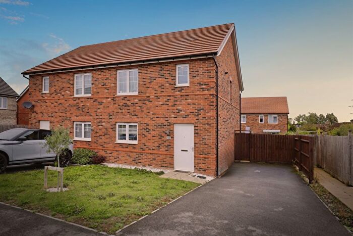 3 Bedroom Semi Detached House For Sale In Conrad Lewis Way, Warwick, CV34