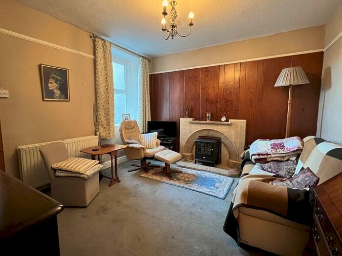 3 Bedroom End Of Terrace House For Sale In Glyn Road, Lower Brynamman