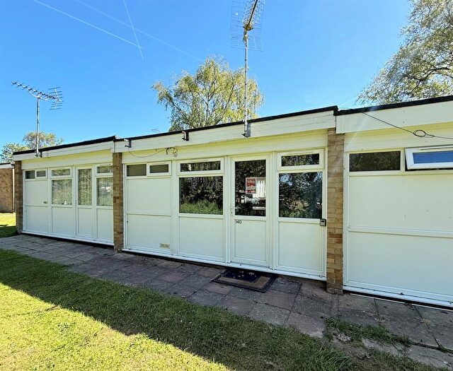 2 Bedroom Chalet For Sale In Beach Road, Hemsby, Great Yarmouth, NR29