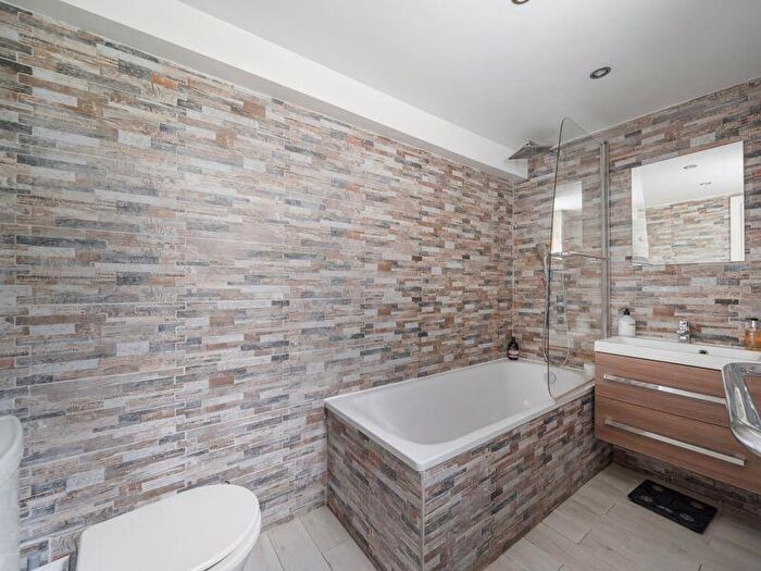 2 Bedroom Character Property To Rent In Mill Lane, West Hampstead, London, NW6