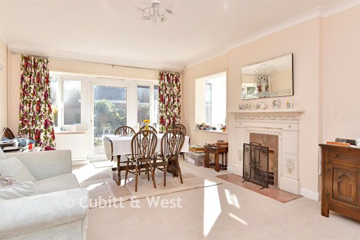 4 Bedroom Detached House For Sale In Wallace Avenue, Goring Worthing, West Sussex, BN11
