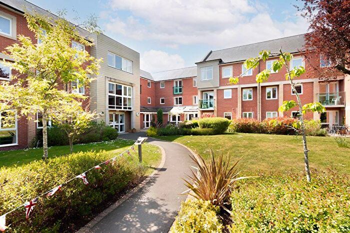 1 Bedroom Flat For Sale In Henderson Court, North Road, Ponteland, Newcastle Upon Tyne, NE20