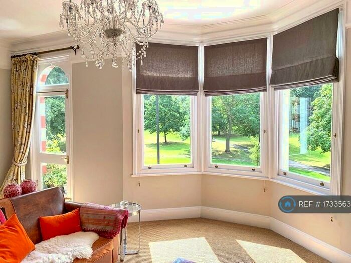 2 Bedroom Flat To Rent In Emmanuel Road, London, SW12