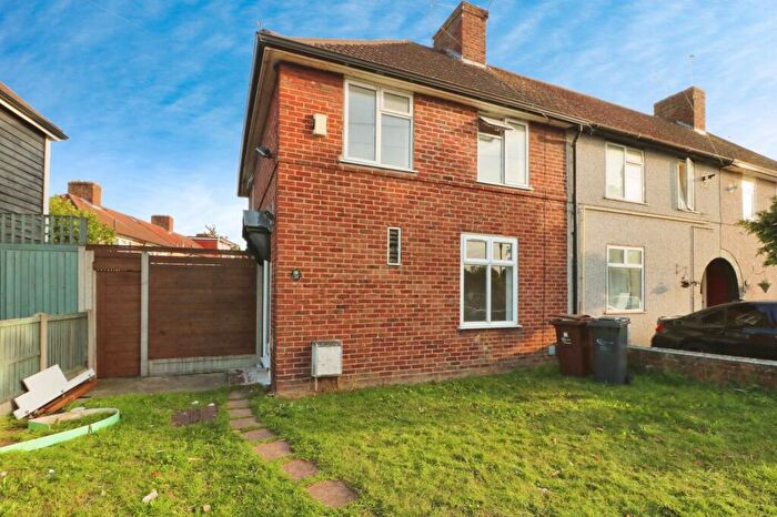 3 Bedroom Semi-Detached House To Rent In Rockwell Road, Dagenham, Essex, RM10