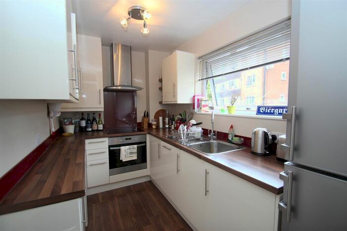 1 Bedroom Maisonette To Rent In Upper Richmond Road, London, SW15