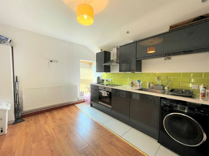 1 Bedroom Studio To Rent In Walter Road, Swansea, SA1