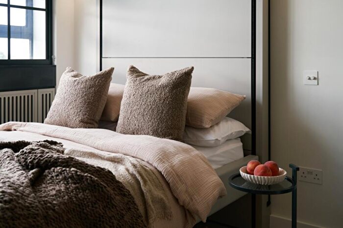 Flat To Rent In Stadium Way, Wembley, HA9