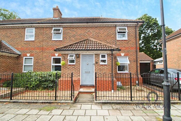 3 Bedroom Semi-Detached House To Rent In Horton Close, Aylesbury, Buckinghamshire, HP19
