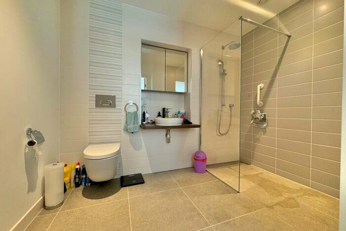 2 Bedroom Retirement Property For Sale In Meadow Court, Sarisbury Green, SO31