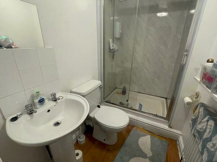 6 Bedroom Private Hall To Rent In Standish Road (), Fallowfield, Manchester, M14
